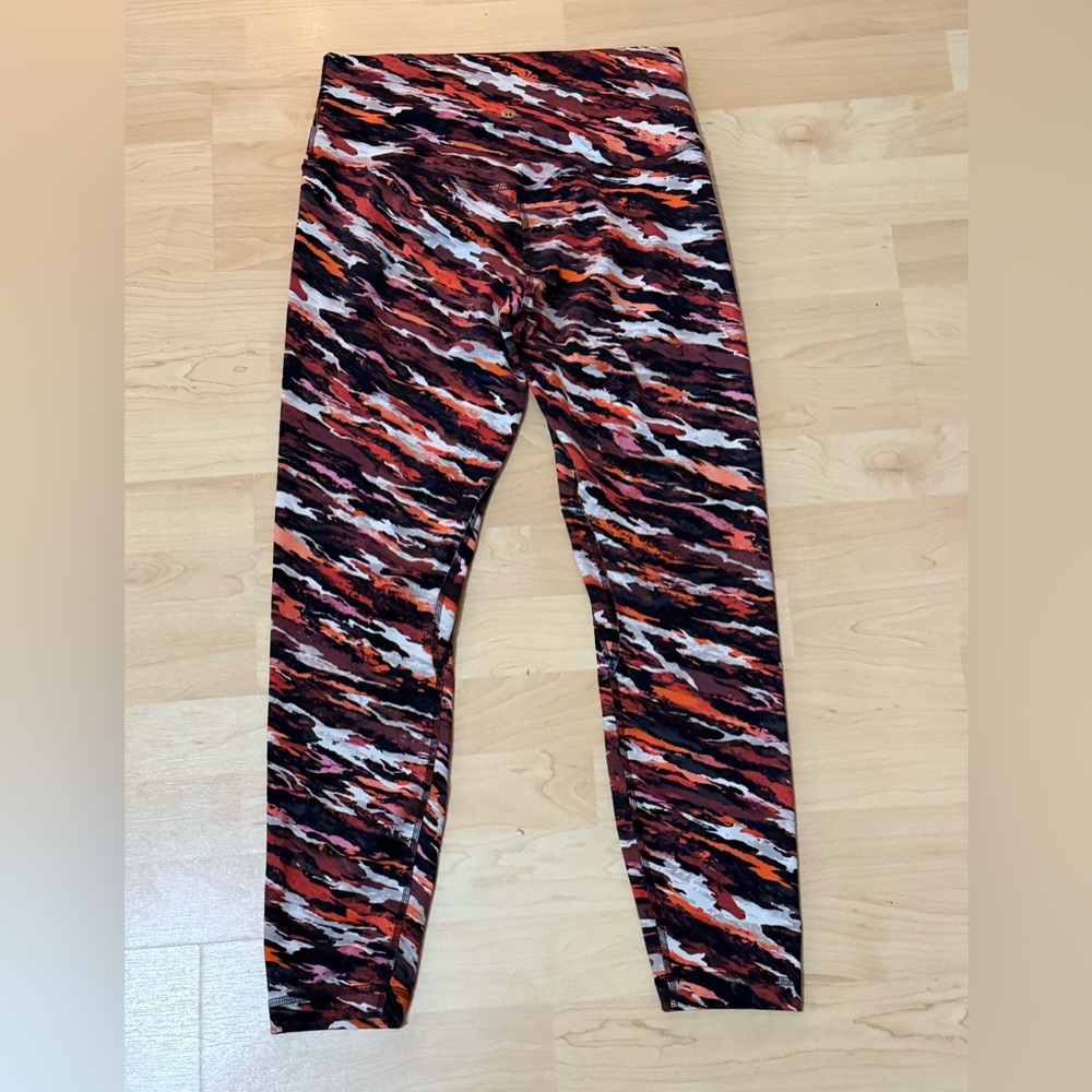 Lululemon Wunder Under Leggings – Size 8